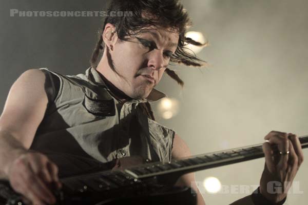 NINE INCH NAILS - 2009-07-31 - PAREDES DE COURA (Portugal) - Praia do Tabuao - 